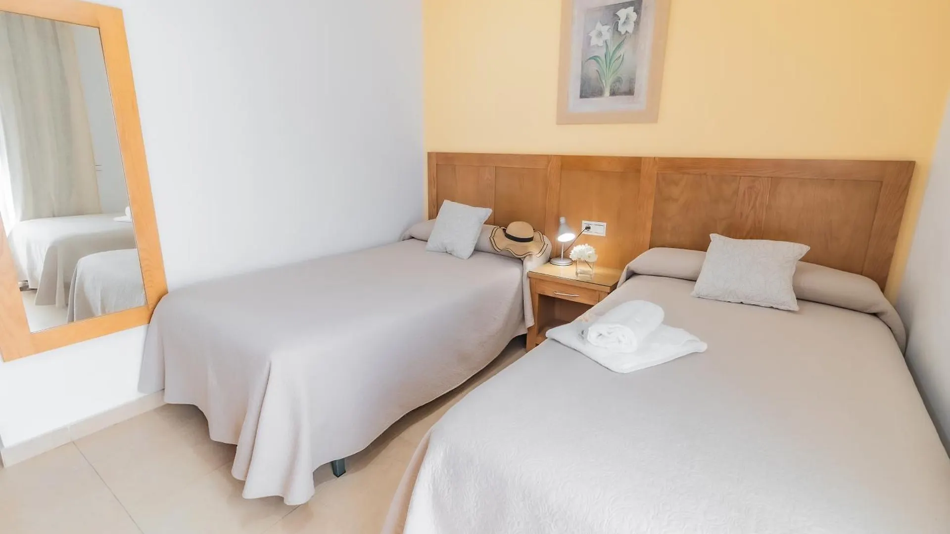 Apartamentos Turisticos Las Yucas Torre Del Mar Apartment